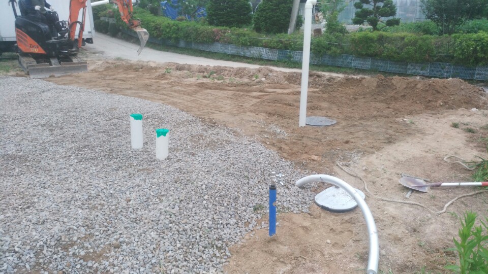 5. 정화조 매립 (배관 노출)