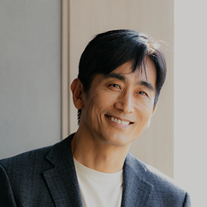 <p style="text-align: left; line-height: 1.5;"><span style="letter-spacing: 2px; font-size: 24px; color: rgb(255, 255, 255);"><strong>차인표</strong></span> 	<br><span style="color: rgb(255, 255, 255); font-size: 16px;">작가 겸 배우</span></p>