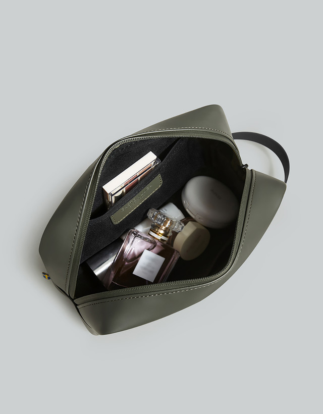 POUCH