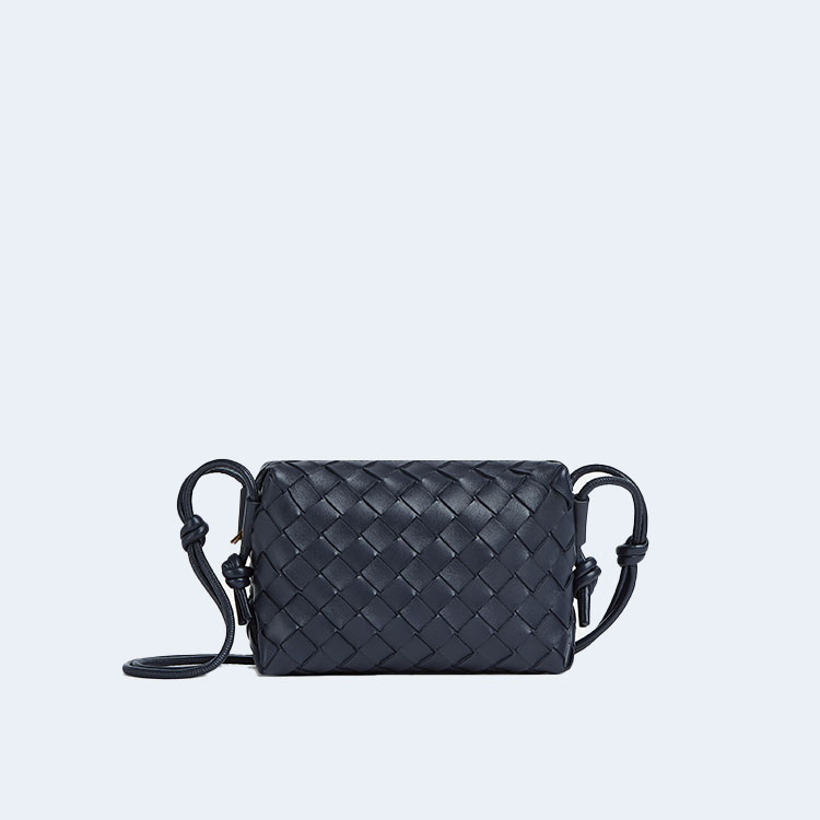 보테가 베네타 미니 루프 카메라백 네이비