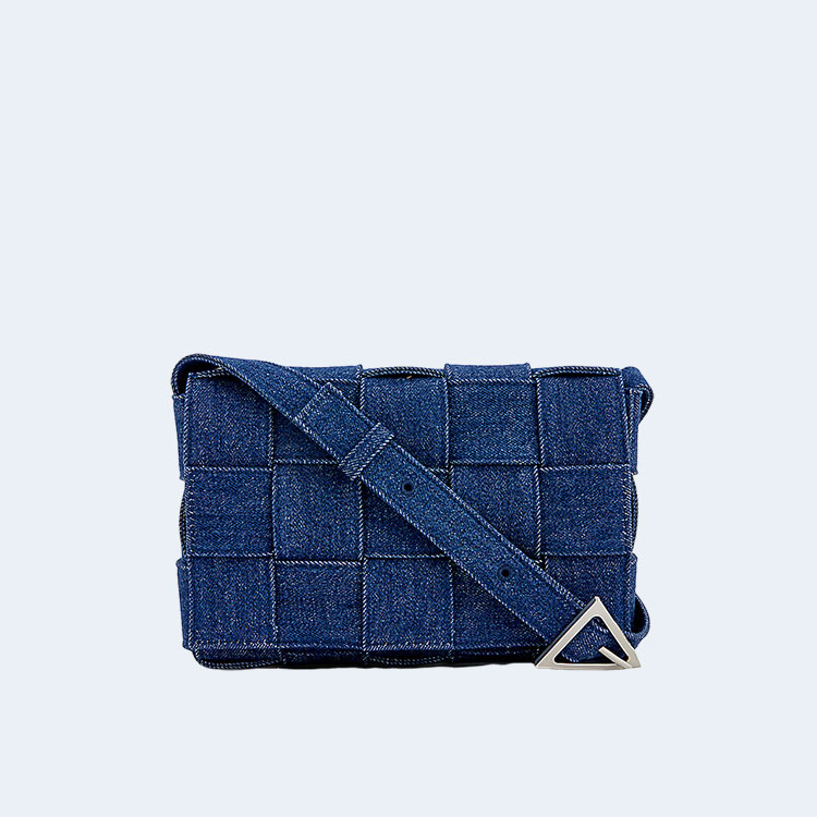 보테가 베네타 인트레치아토 데님 크로스백