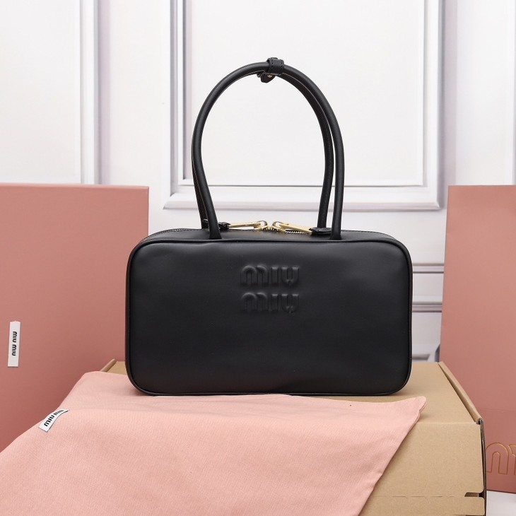 미우미우 보 가죽 탑 핸들 백  5BB172 (송아지 가죽)
