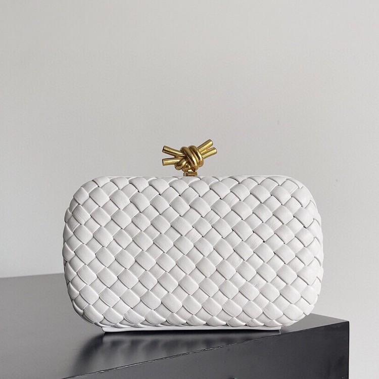 보테가 베네타 놋 클러치