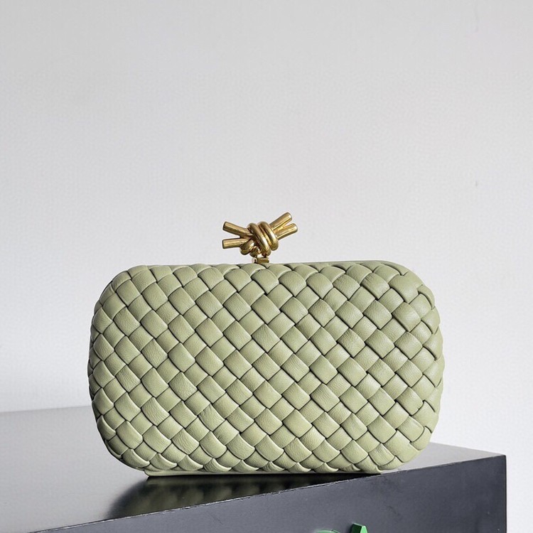 보테가 베네타 놋 클러치