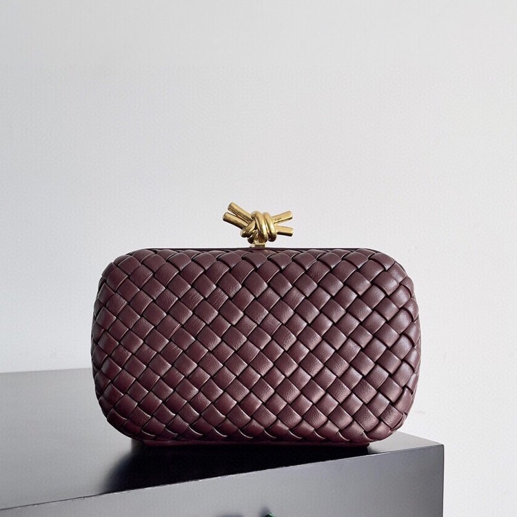 보테가 베네타 놋 클러치