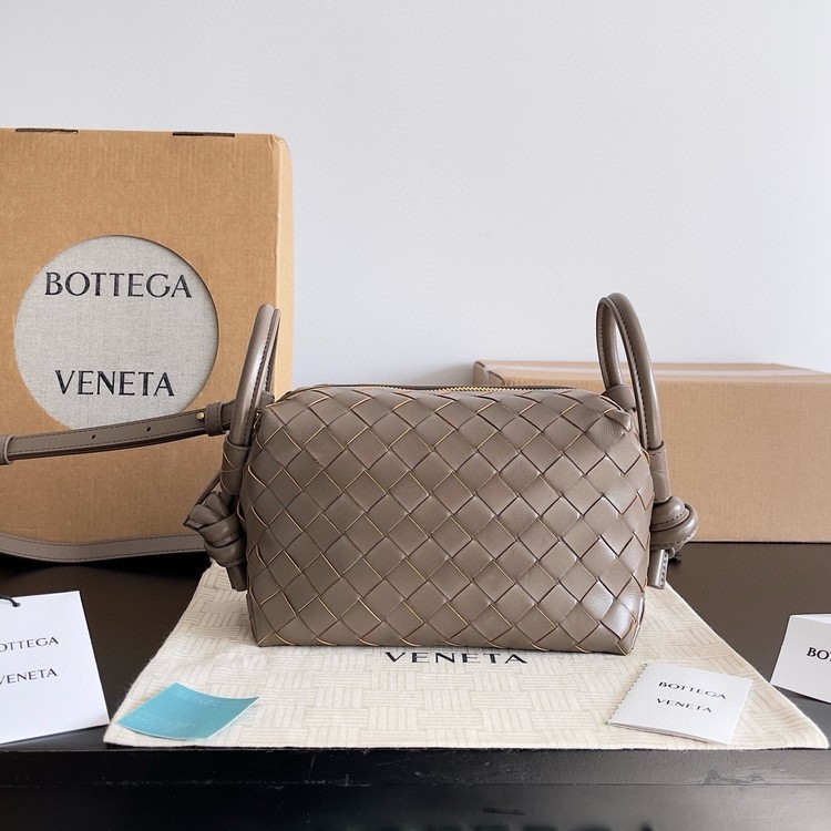 보테가 베네타 스몰 루프 백