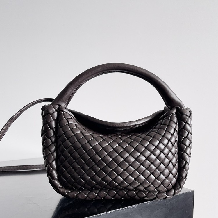 보테가 베네타 코블 인트레치아토 레더 토트 백