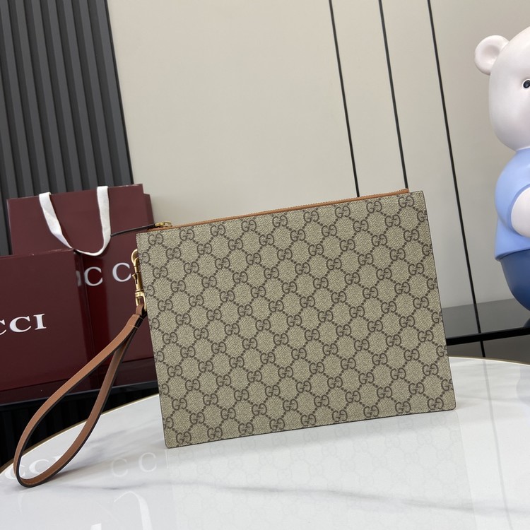 구찌 GG 엠블럼 클러치