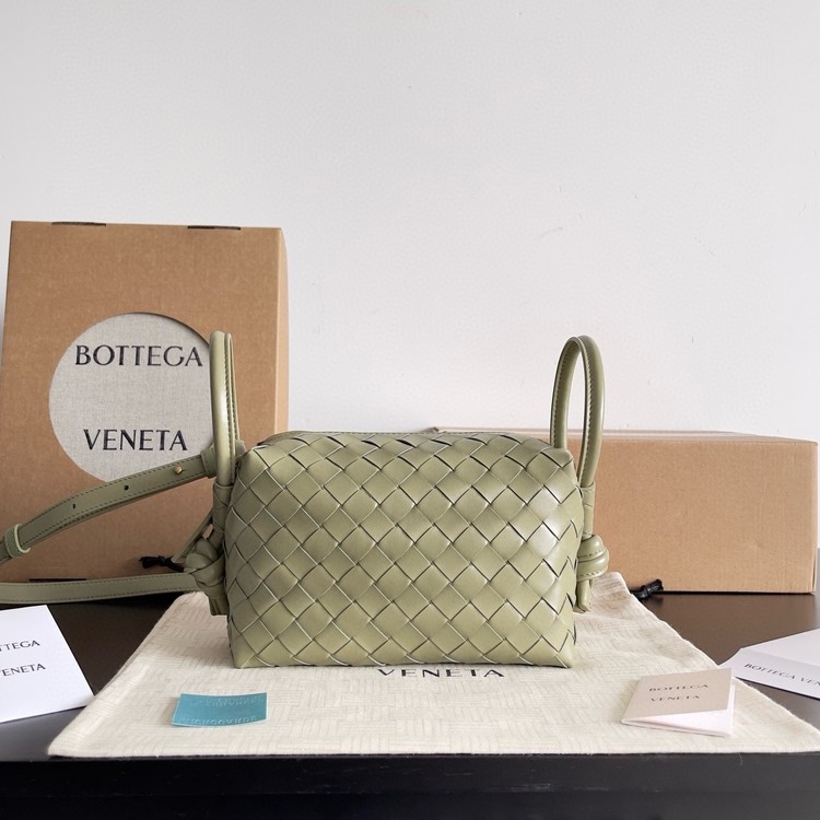 보테가 베네타 스몰 루프 백