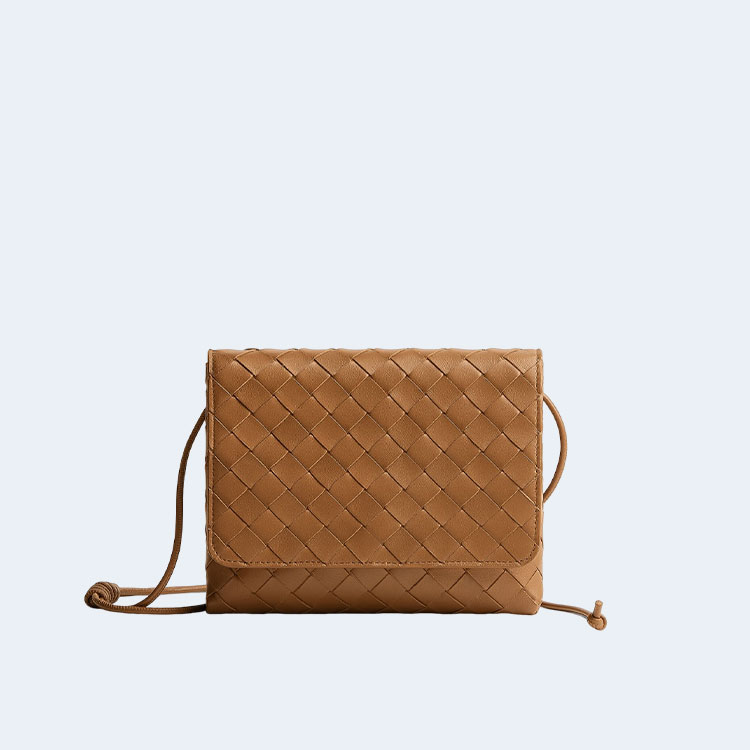 보테가 베네타 인트레치아토 크로스 바디백