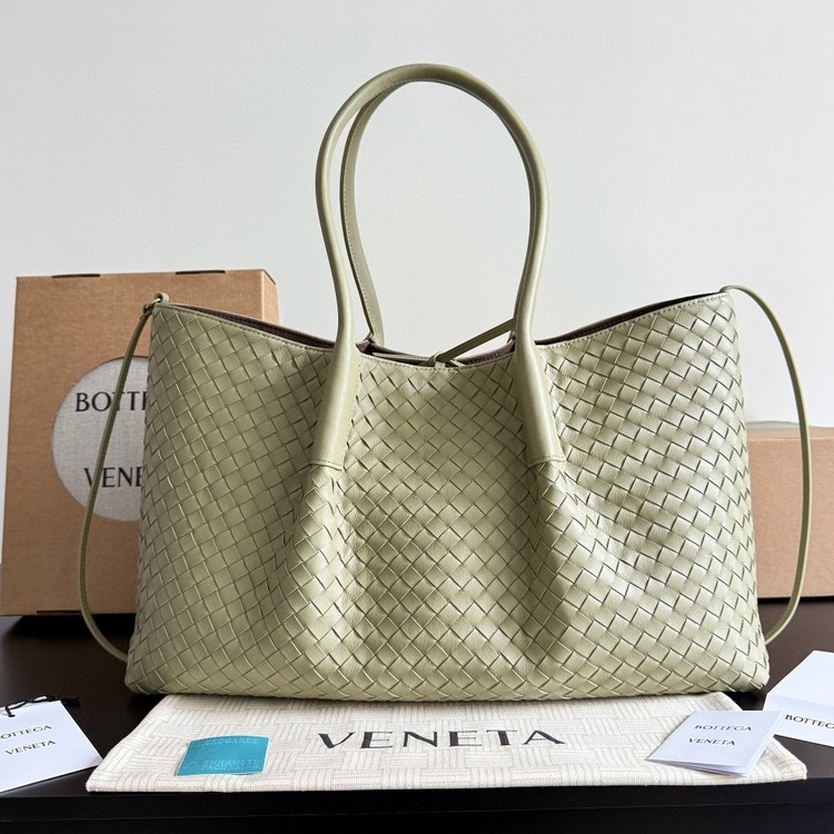 보테가 베네타  피나코테카 43