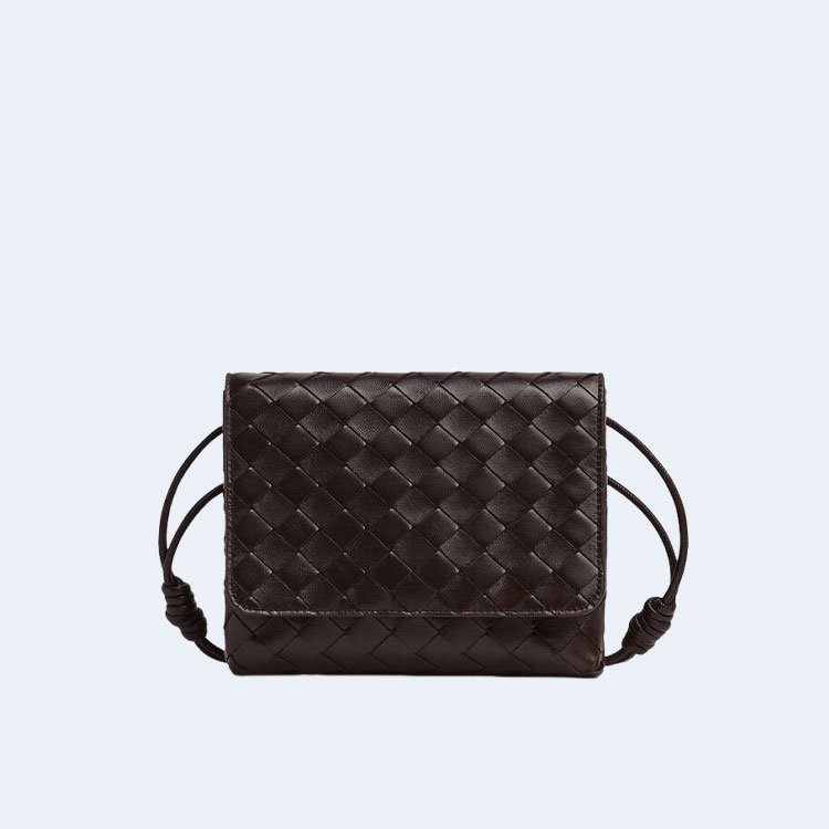 보테가 베네타 인트레치아토 크로스백 우드