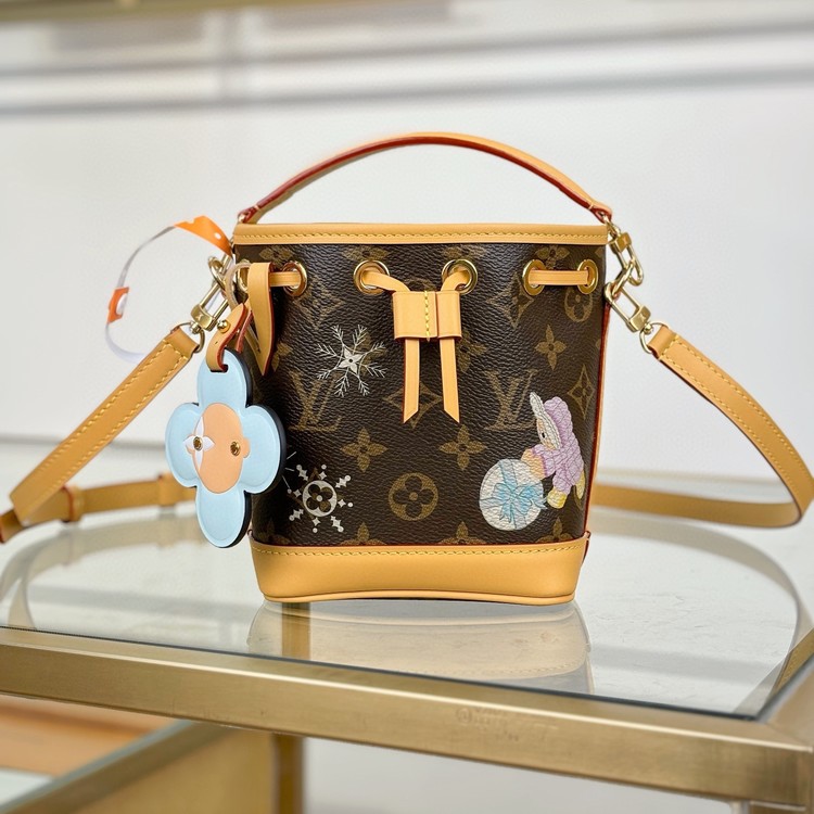 루이비통 Xmas 비비엔 나노 노에 M12221