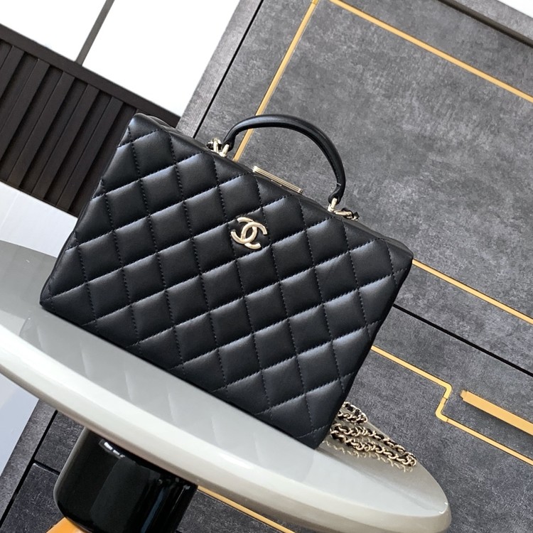 샤넬 최신상 랩스킨 박스 백