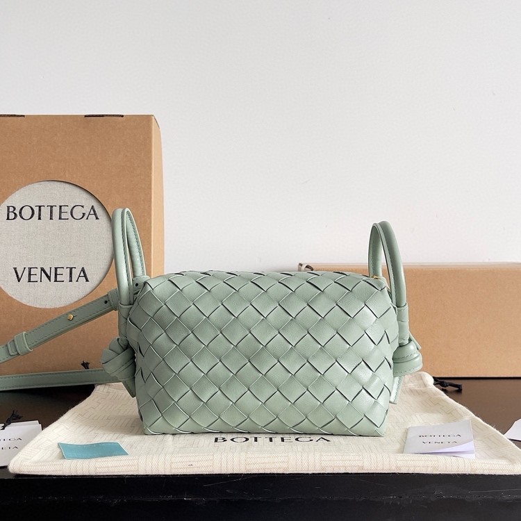보테가 베네타 스몰 루프 백