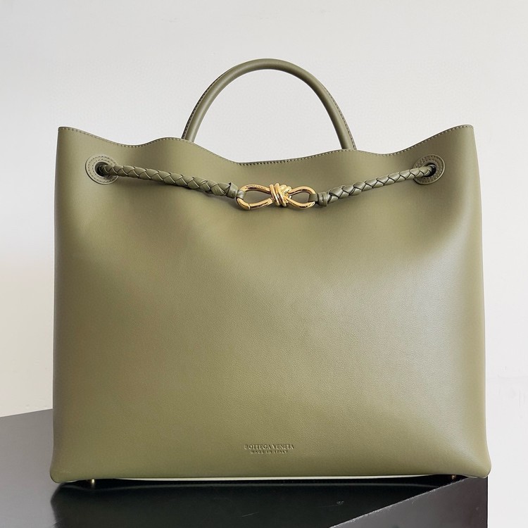 보테가 베네타 라지 안디아모