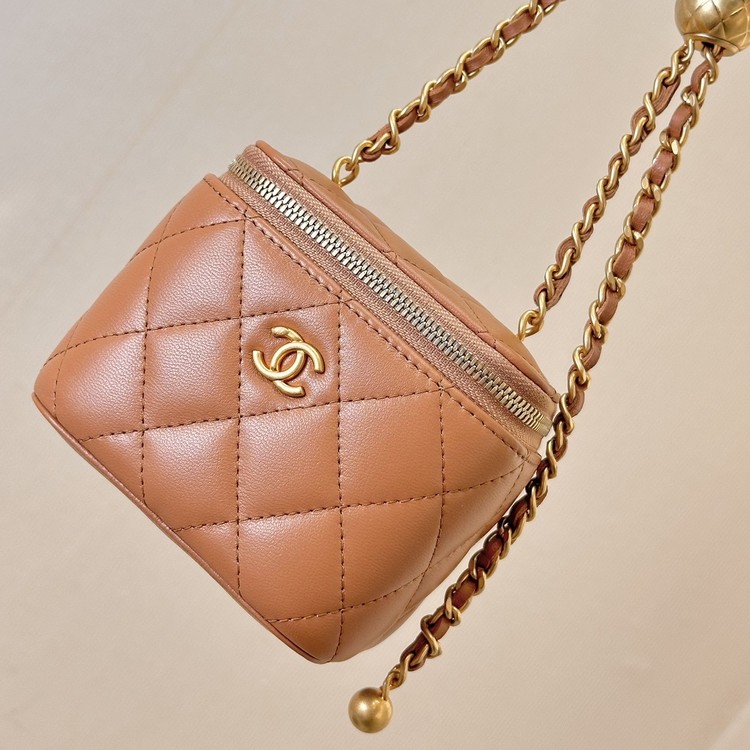 샤넬 스몰 체인 코스메틱 랩스킨