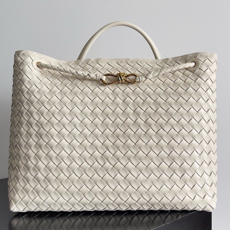 보테가 베네타 라지 안디아모 42