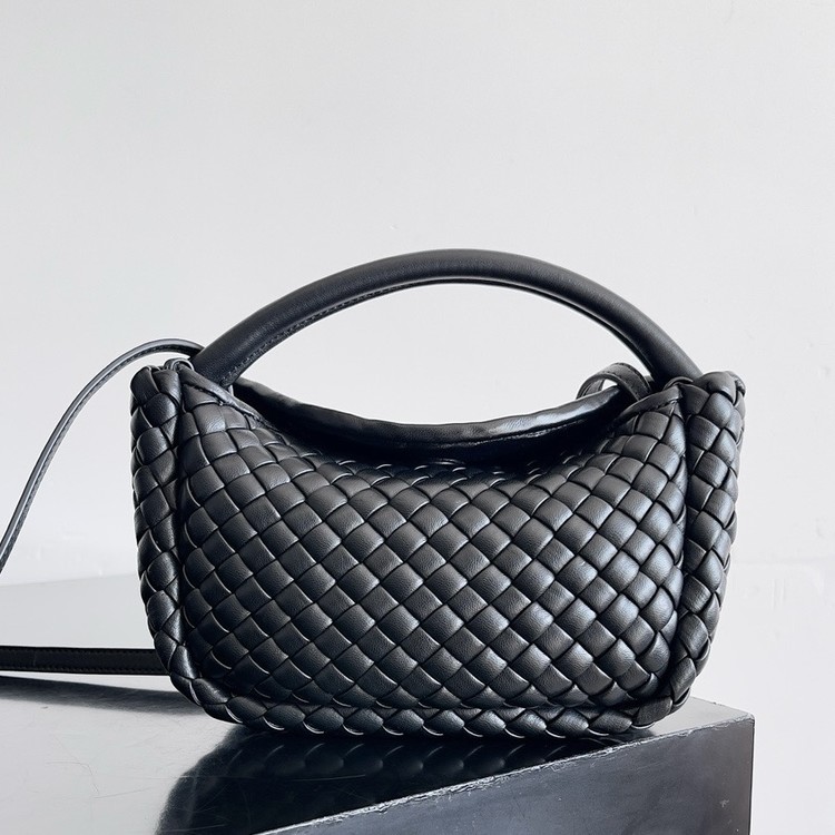 보테가 베네타 코블 인트레치아토 레더 토트 백