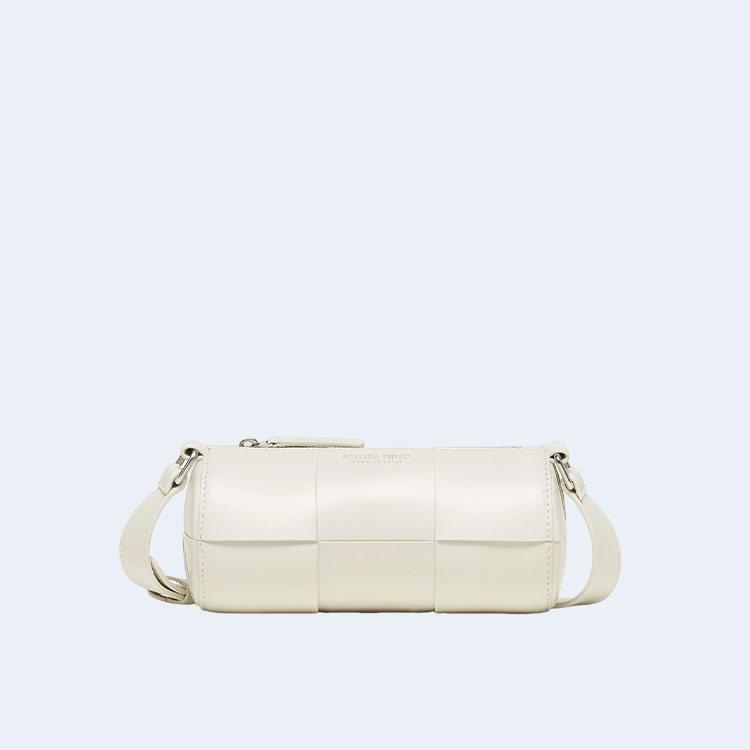보테가 베네타 화이트 미디엄 카네트백 화이트