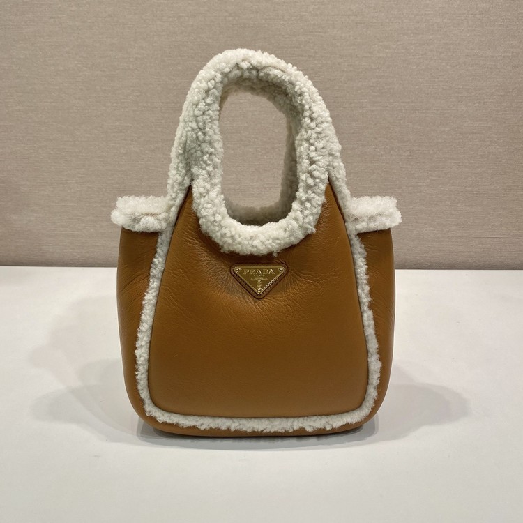 프라다 시어링 양털 미니 코냑 백