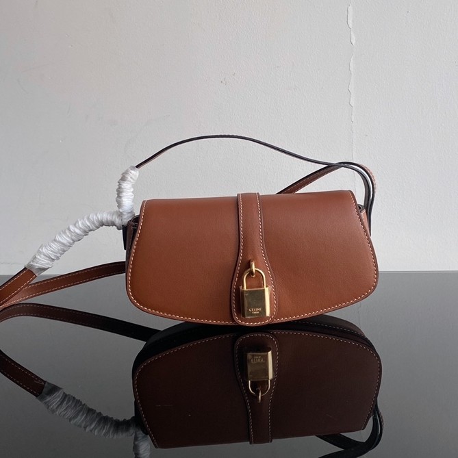 셀린느 타부 스트랩 클러치 백 브라운