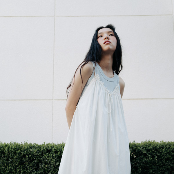 【MONOHA】Gathered Drawstring Sleeveless Dress 2 Colors Gathered drawstring sleeveless dress (ivory / black) : MONOHA