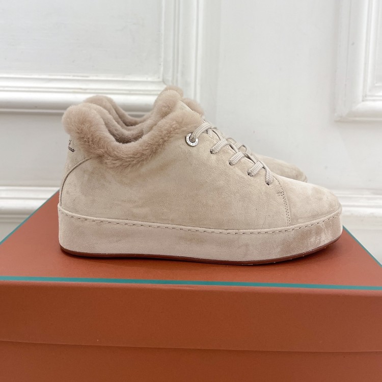 로로피아나 뉴이지스 스니커즈