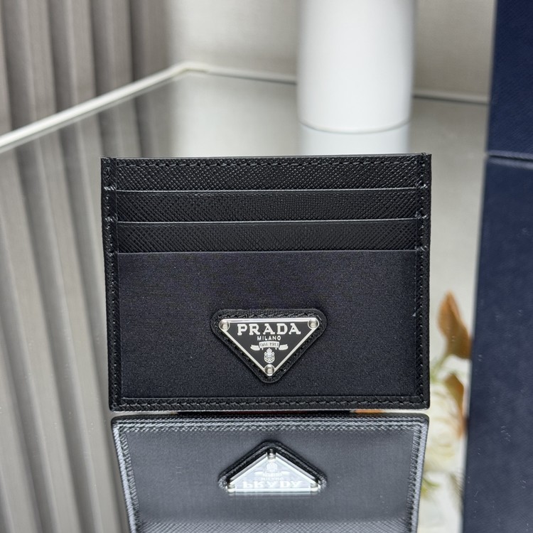 프라다 사피아노 리나일론 카드지갑