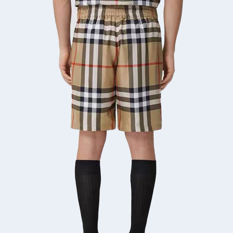 버버리 체크 실크 쇼츠 베이지