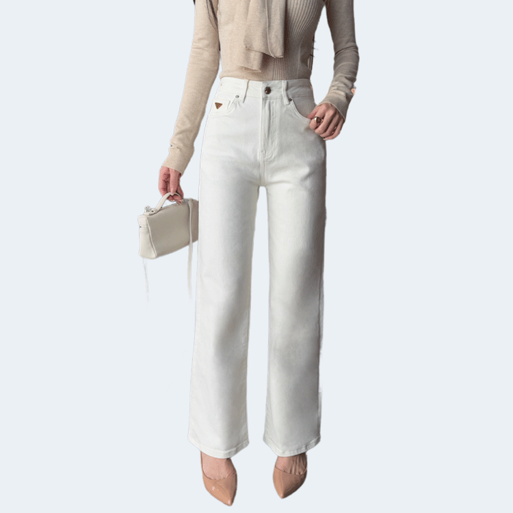 프라다 트라이앵글 로고 진 화이트