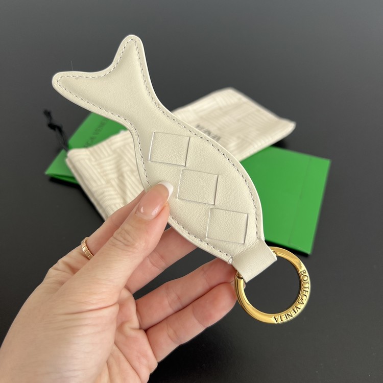 보테가 베네타 피쉬 키 링 제니스