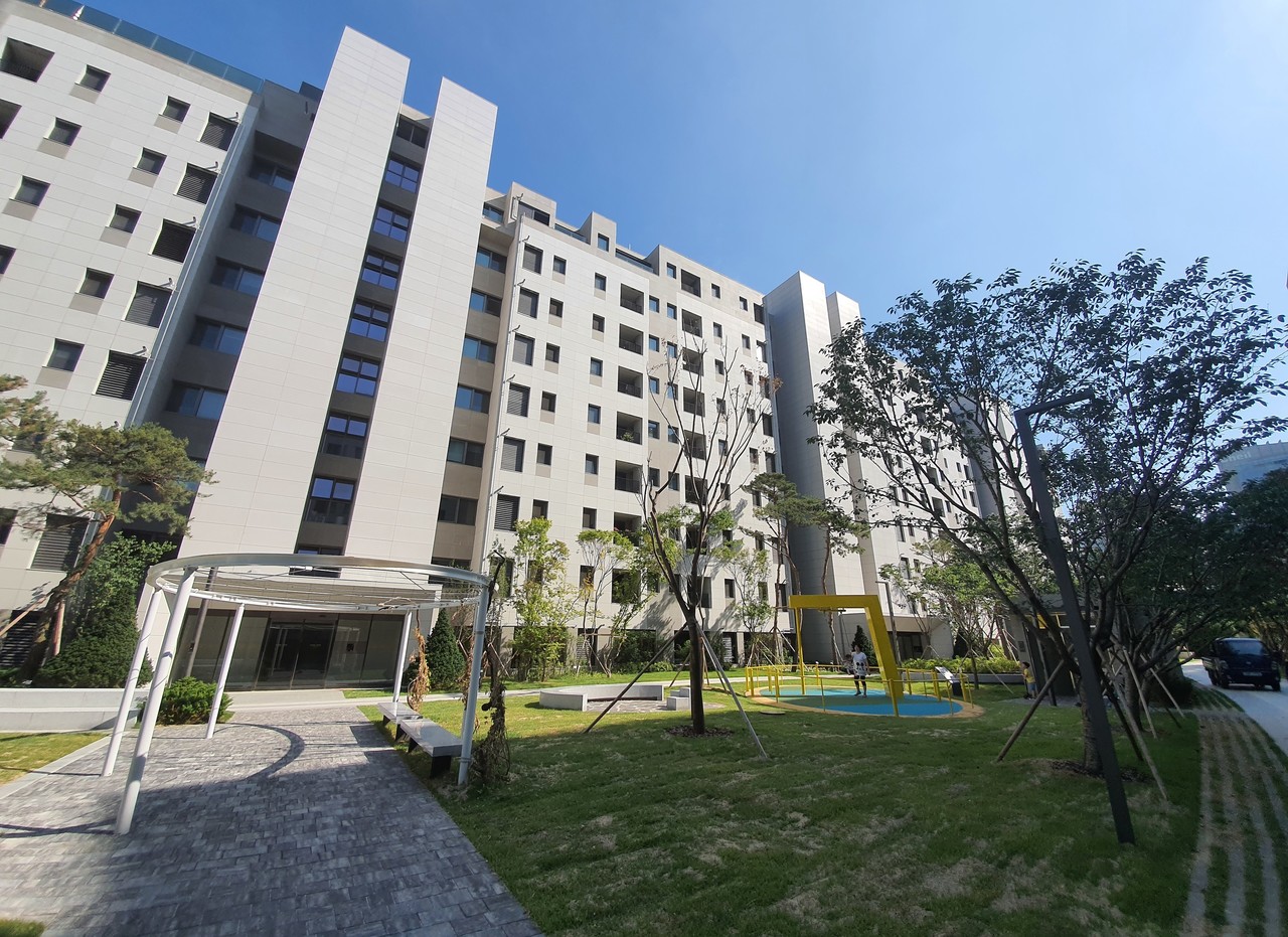 <strong>롯데 한남 나인원</strong><br/>한남동 외국인 아파트 / 335세대 / 2021년 5월 입주