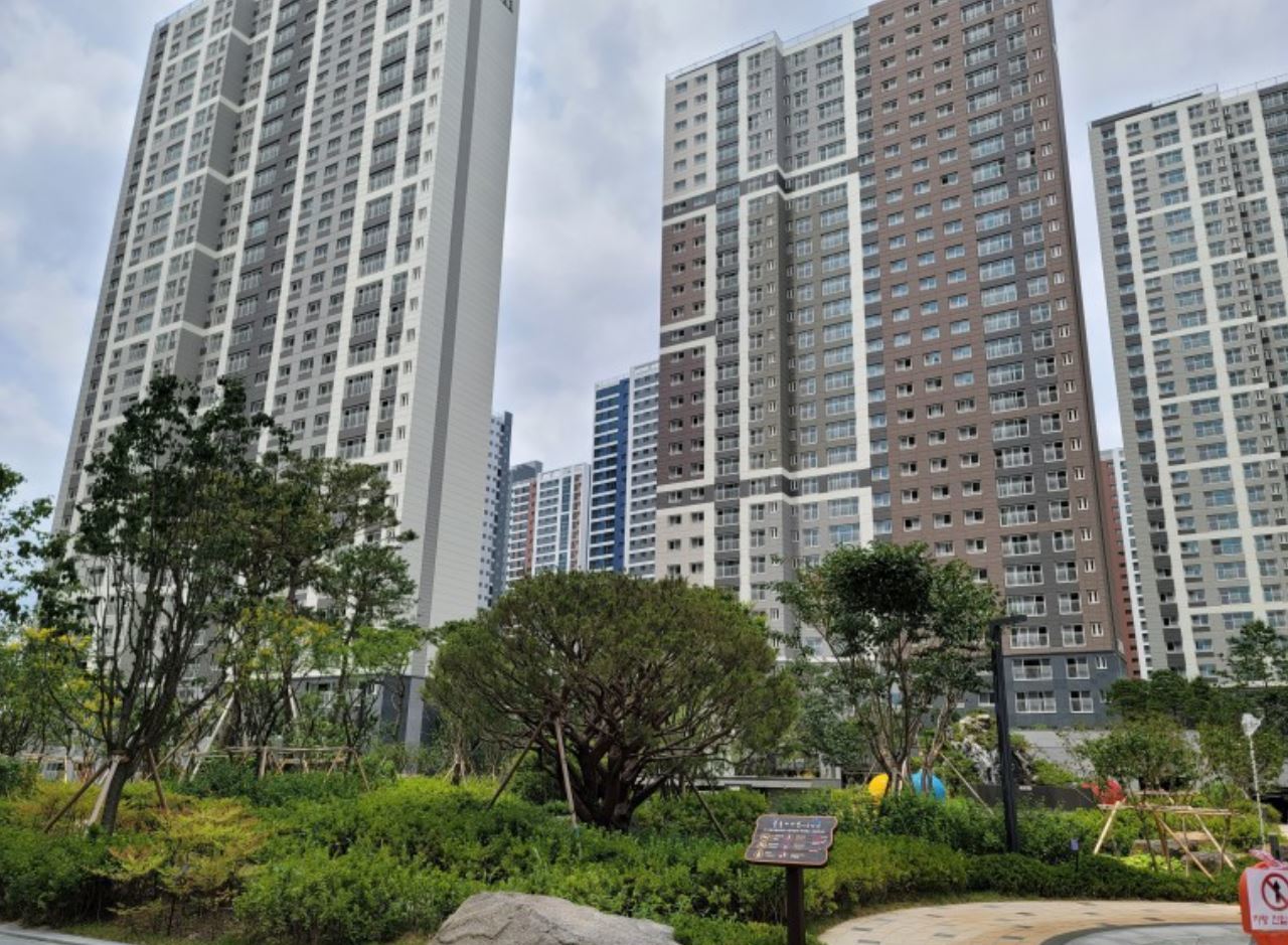 <strong>금호 검단신도시 14블럭</strong><br/>1,452세대 / 2021년 7월 입주