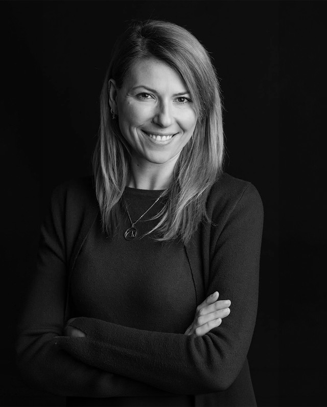 <div class=judges_info2><span     class=judges_nation>ITALY</span>   <h6>GLORIA<br>CIRIELLO</h6>   <p class=judges_txt>Published industry     writer <br>Workshop leader &     lecturer <br>2021 IAPLC rank. 95</p>   <p class=judges_sns>Instagram</p> </div>