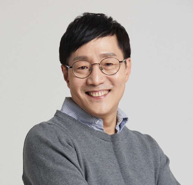 <strong style="font-size: 16px">김범준</strong> <br/> <span style="font-size: 12px">성균관대학교 교수 </span>