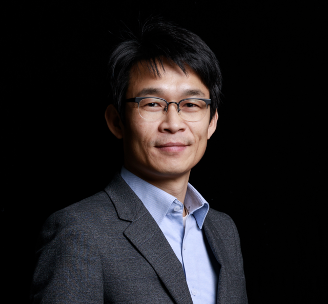 <strong style="font-size: 16px">천현득</strong> <br/> <span style="font-size: 12px">서울대학교  교수 </span>