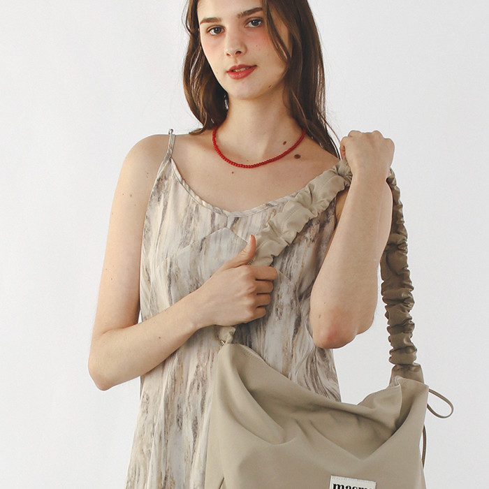 ★masmarulez★ Nylon 2way shirring hobo bagMocha beige MUSINSA | MASMARULEZ [INT] Nylon 2way shirring hobo bag _