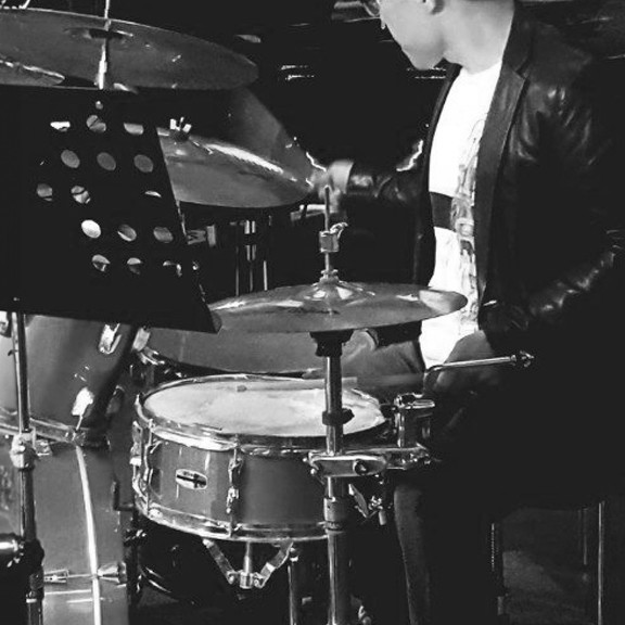 <p style="text-align:center; font-size:18px; margin-top:18px; line-height:1.2;">          <span style="color:#f4a82c;"> Combat Designer.  BaS<br></span>