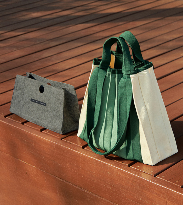 PLEATSMAMA: Sustainable Knit Pleats Bag