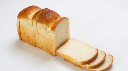 <p style="text-align: left;"><span style="font-size: 18px; font-weight: 600;">프리미엄식빵(우유식빵)</span><br><span style="color: rgb(153, 153, 153);"><span style="font-size: 13px;"><strong>우유가 많이 들어간 프리미엄 식빵</strong></span></span><br><span style="color: rgb(226, 179, 203);"><strong>3,500원</strong></span></p>