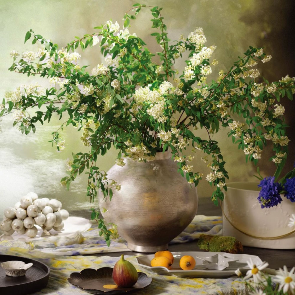 </b><p>리빙 다이닝</p><div class="btn"><b>LIVING DINING NOW</b></div>