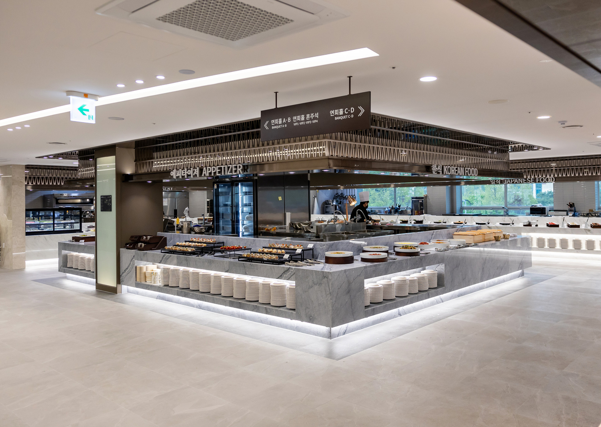 <p style="text-align: center; line-height: 1;"><span style="font-size: 30px; font-family: 'PT Sans', sans-serif; !important;">BANQUET</span></p>  <p style="text-align: center; line-height: 1;"><span style="font-size: 50px; font-weight: 500;">연회장 소개</span></p>