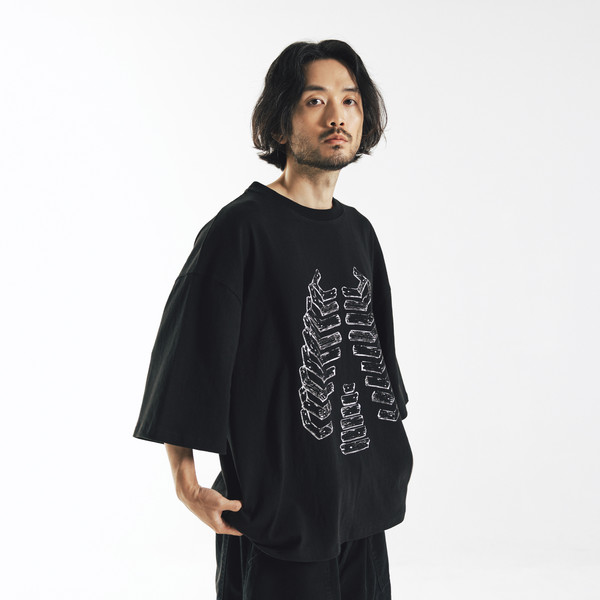 ANGLAN x HEKA] Wood Bone Half Tee - BLACK