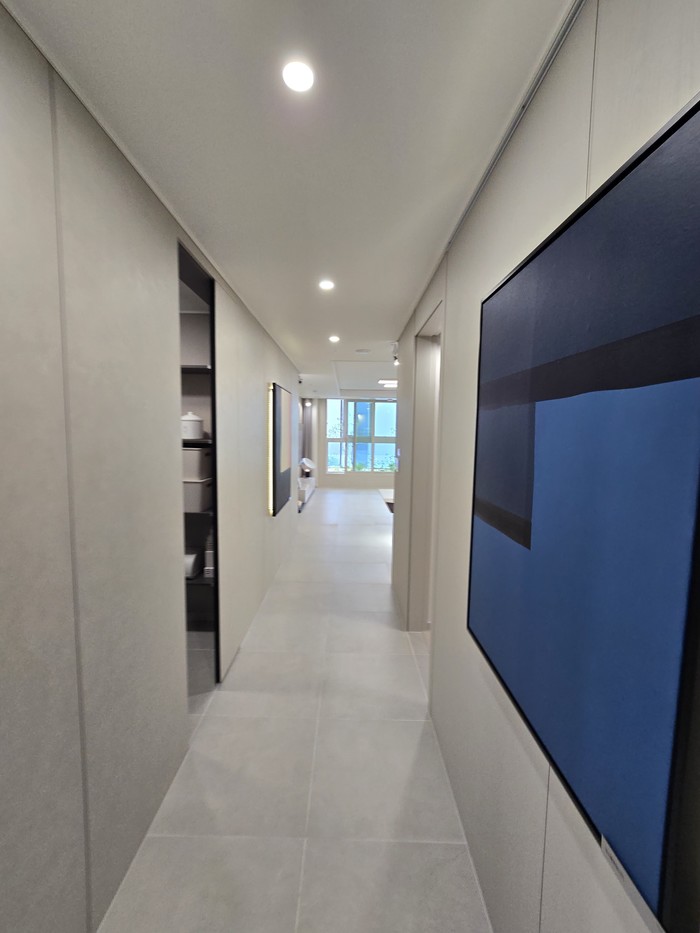 동래 반도유보라 84b 타입복도