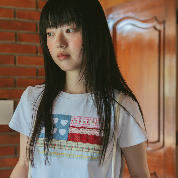 PATCHWORK SIX HEART T-SHIRT (WHITE) : THE MUSEUM VISITOR