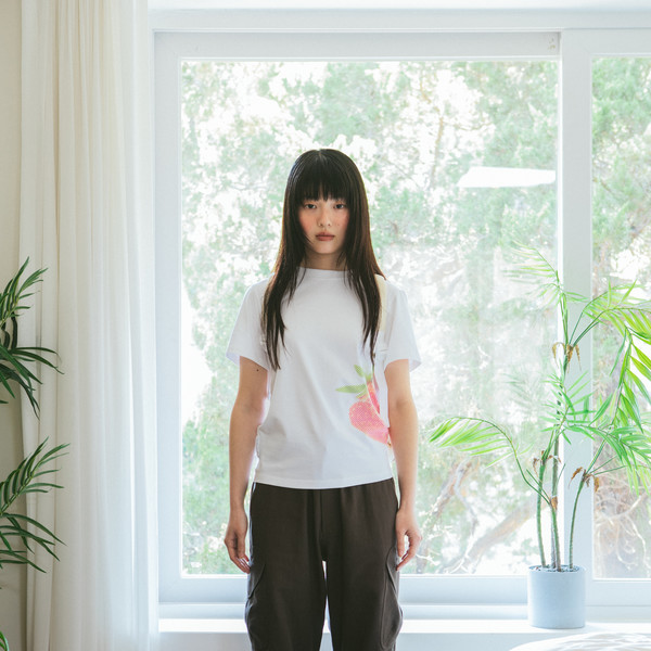 THE MUSEUM VISITOR★STRAWBERRY NETWORK T-SHIRT (WHITE) STRAWBERRY NETWORK T-SHIRT (WHITE) : THE MUSEUM VISITOR