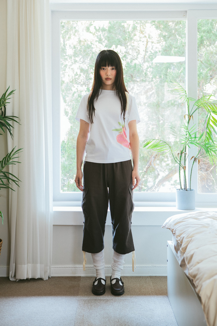STRAWBERRY NETWORK T-SHIRT (WHITE) : THE MUSEUM VISITOR