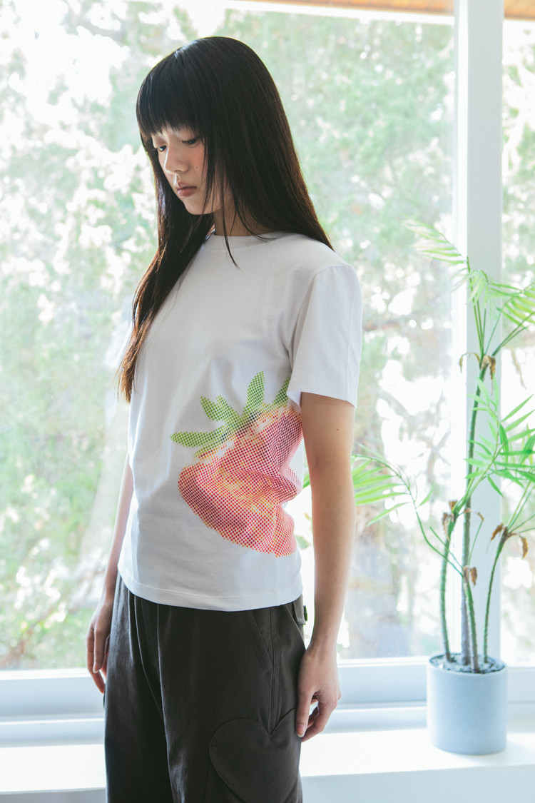 [THE MUSEUM VISITOR]★韓国人気★STRAWBERRY NETWORK T-SHIRT STRAWBERRY NETWORK T-SHIRT (WHITE) : THE MUSEUM VISITOR