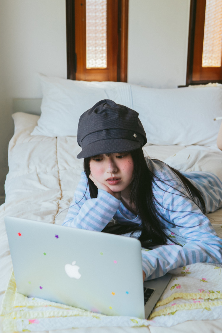 HEART STRIPE LONG T-SHIRT (BLUE) : THE MUSEUM VISITOR